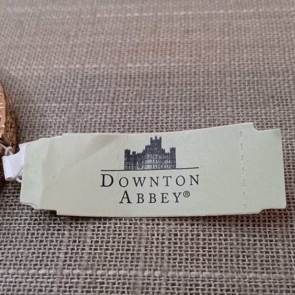 Downtown Abbey Estate Bracelet Gold Tone Stretch - Picture 3 of 5